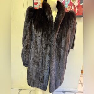 Blackglama Mink 3/4 vintage 3/4 length with puffed shoulder sz 6-8 STUNNING 🤩
